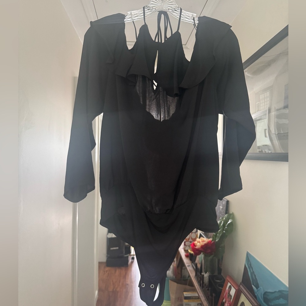 EXPRESS Off-Shoulder Halter Tie-back Bodysuit